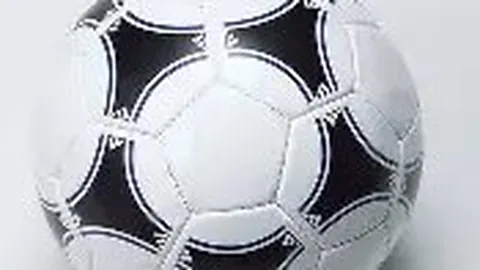 皮特·施赖纳德国青训专家重庆之行落幕，倾注匠心助力西部足球青少年培训